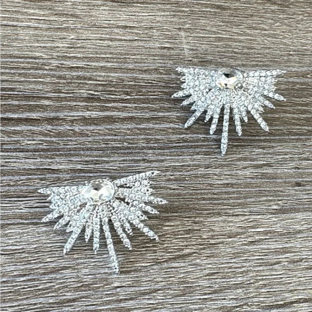 Silver statement stud  A232 - Picture 3 of 5